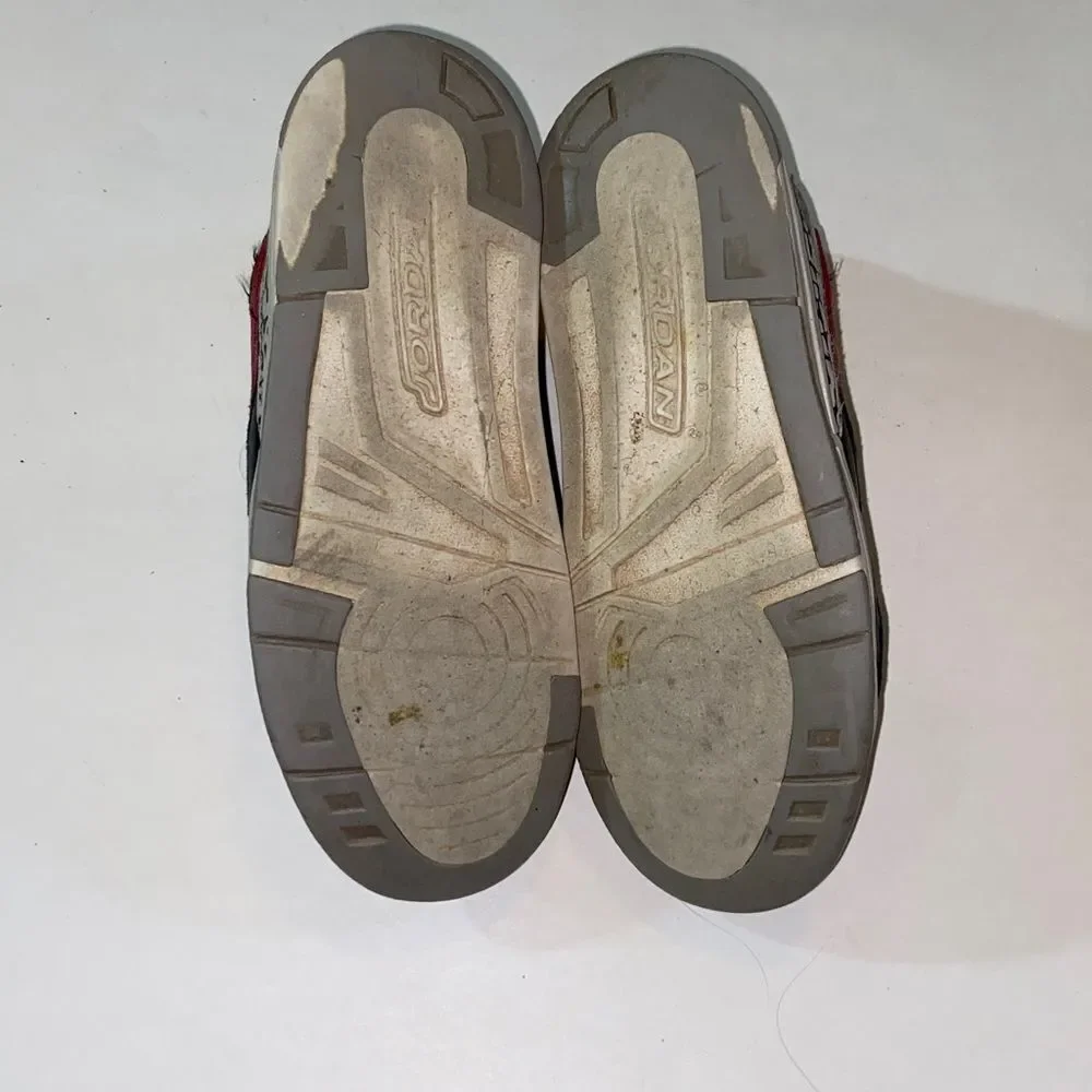 Nike Kids Black and Red Sneakers Size 2.5Y Not Insoles